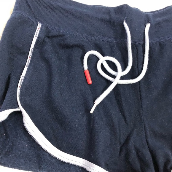UO x Tommy Hilfiger shorts - Picture 2 of 4